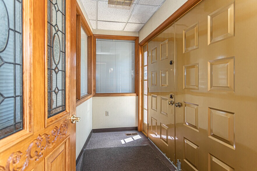 More Photos Of 100-102 W Fornance St, Norristown Medical For Sale