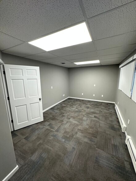 More Photos Of 250 N Main St, Crown Point Office For Lease