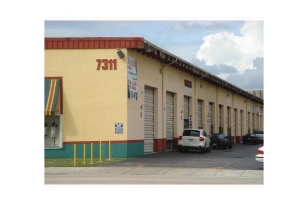 More Photos Of 7311-7323 NW 12th St, Miami Light Distribution For Sale
