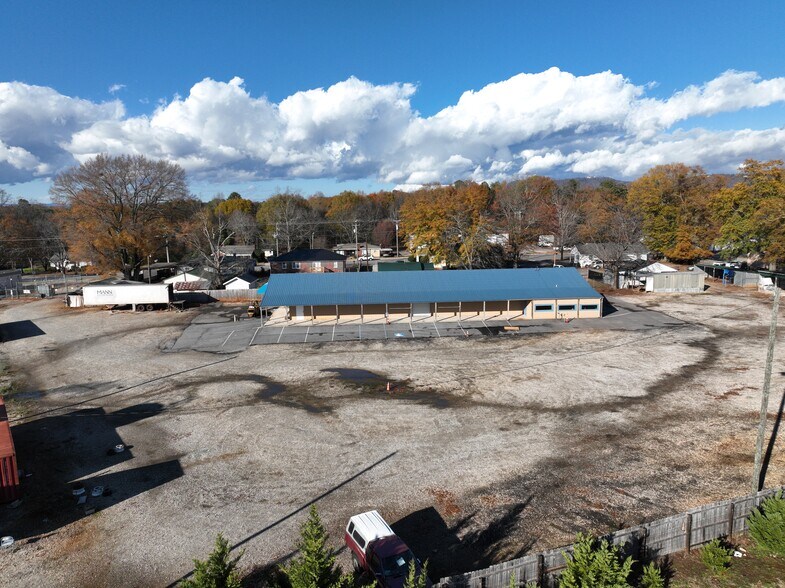 More Photos Of 11 Sulphur Springs Rd, Greenville Industrial For Lease