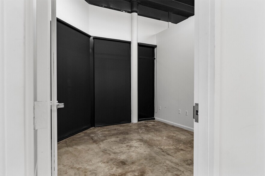 More Photos Of 2750 NW 3rd Ave, Miami Storefront Retail Office For Lease