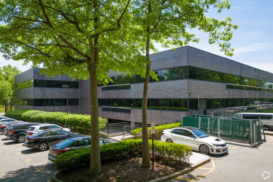 More Photos Of 300 Littleton Rd, Parsippany Office For Lease