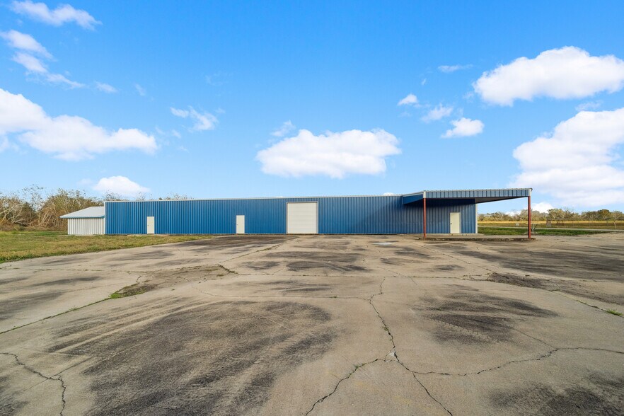 More Photos Of 149 County Road 219, Bay City Warehouse For Sale