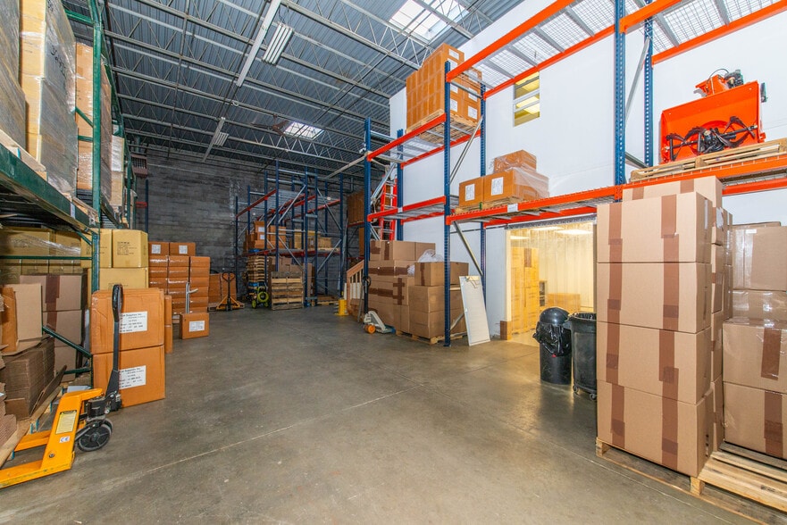 More Photos Of 148 Myer St, Hackensack Warehouse For Lease