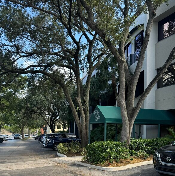 More Photos Of 15450 New Barn Rd, Miami Lakes Coworking Space