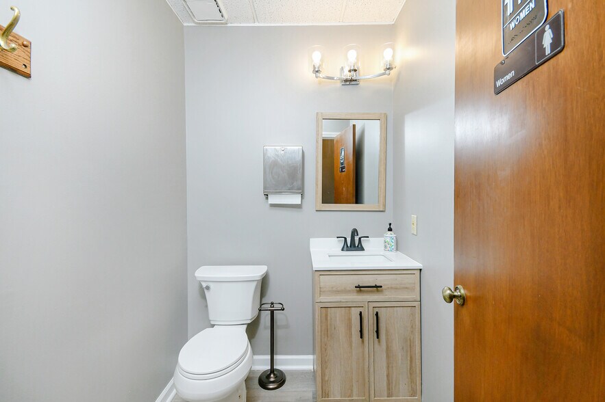 More Photos Of 3084 Mercer University Dr, Chamblee Loft Creative Space For Lease