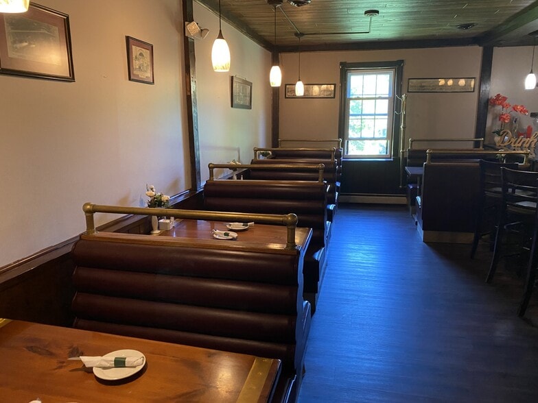 More Photos Of 17 Rowley St, Winsted Restaurant For Sale