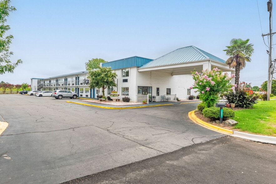 Primary Photo Of 962 Riverview Rd, Rock Hill Hotel For Sale