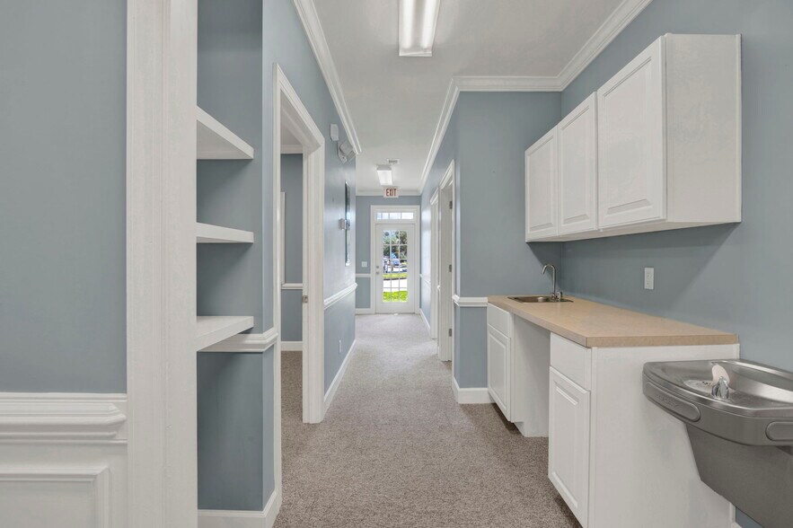 More Photos Of 9100 White Bluff Rd, Savannah Office For Sale