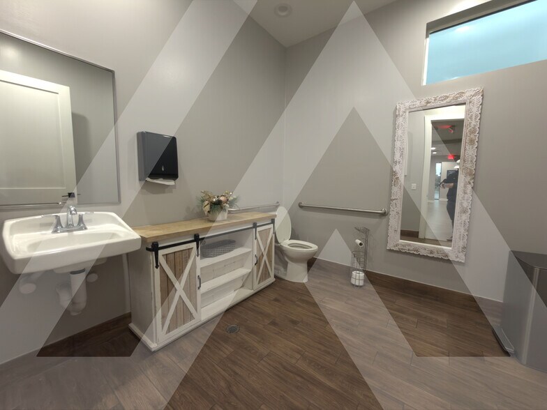 More Photos Of 9634 Huffmeister Rd, Houston Medical For Sale