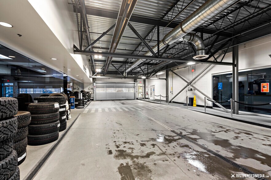 More Photos Of 1950 Gambell St, Anchorage Warehouse For Lease