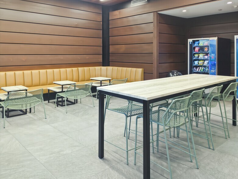 More Photos Of 1129 Northern Blvd, Manhasset Coworking Space