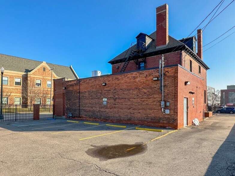 323 Erskine St, Detroit, MI 48201 Retail For Lease