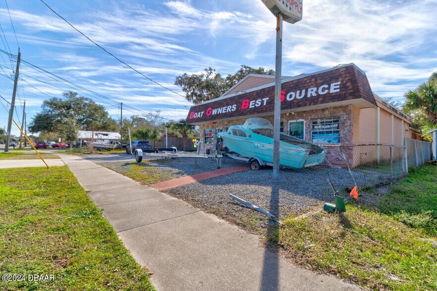 More Photos Of 5110 S Ridgewood Ave, Port Orange Freestanding For Sale