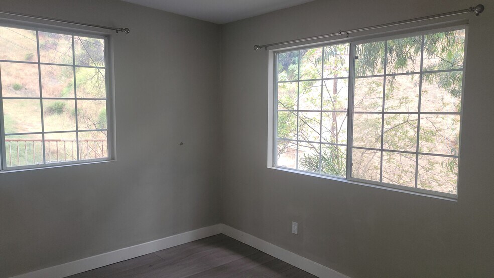 More Photos Of 11346 Santol Dr, Sylmar Apartments For Sale