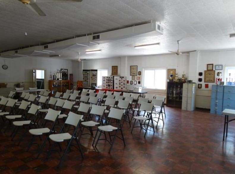 More Photos Of 320 S 3rd St, Boonville Office For Sale