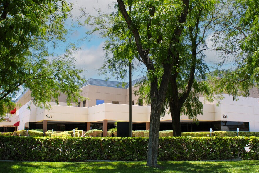 Primary Photo Of 955 Grier Dr, Las Vegas Light Distribution For Lease