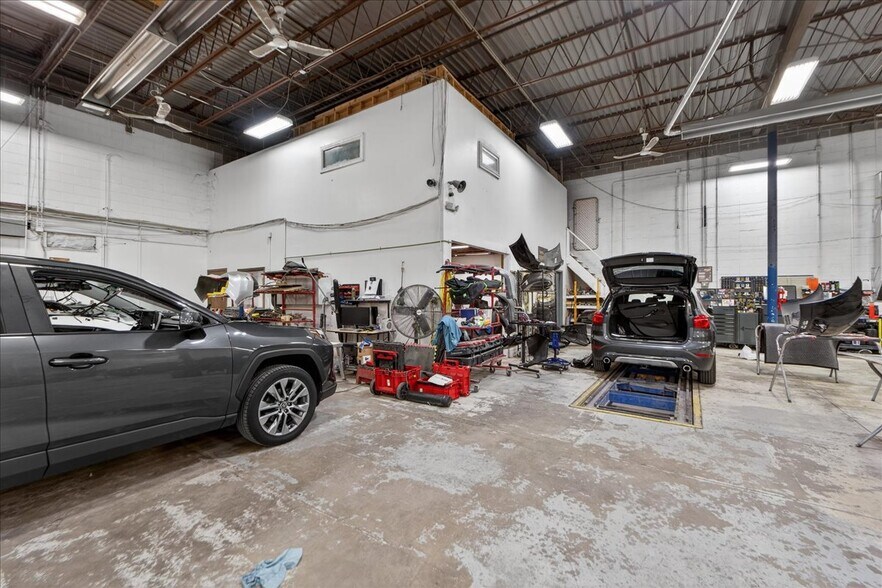 More Photos Of 2005-2007 W 103rd Ter, Leawood Service For Sale