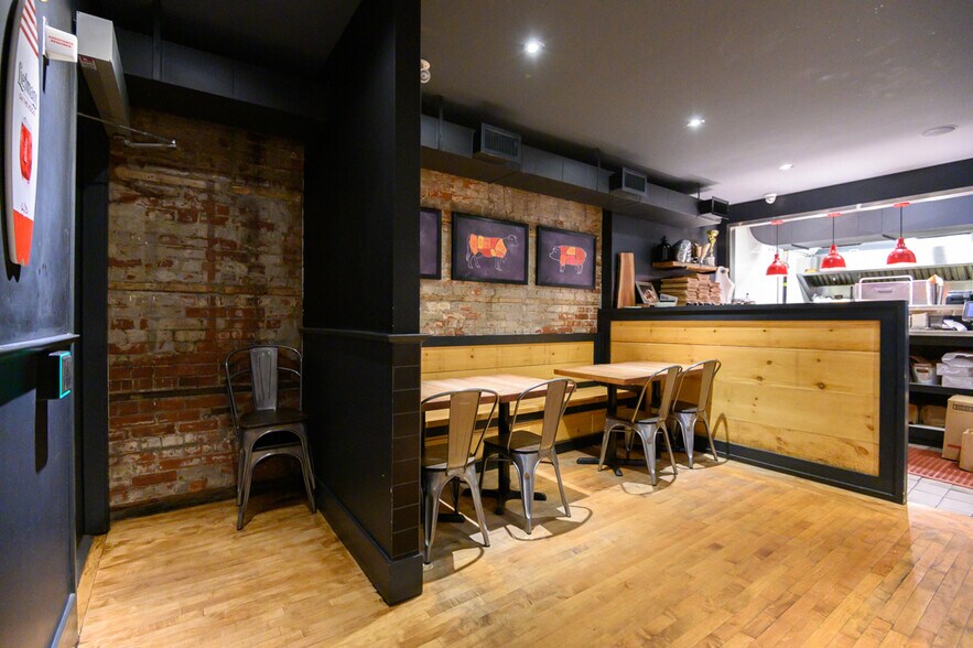 More Photos Of 207 Ottawa St N, Hamilton Storefront For Sale