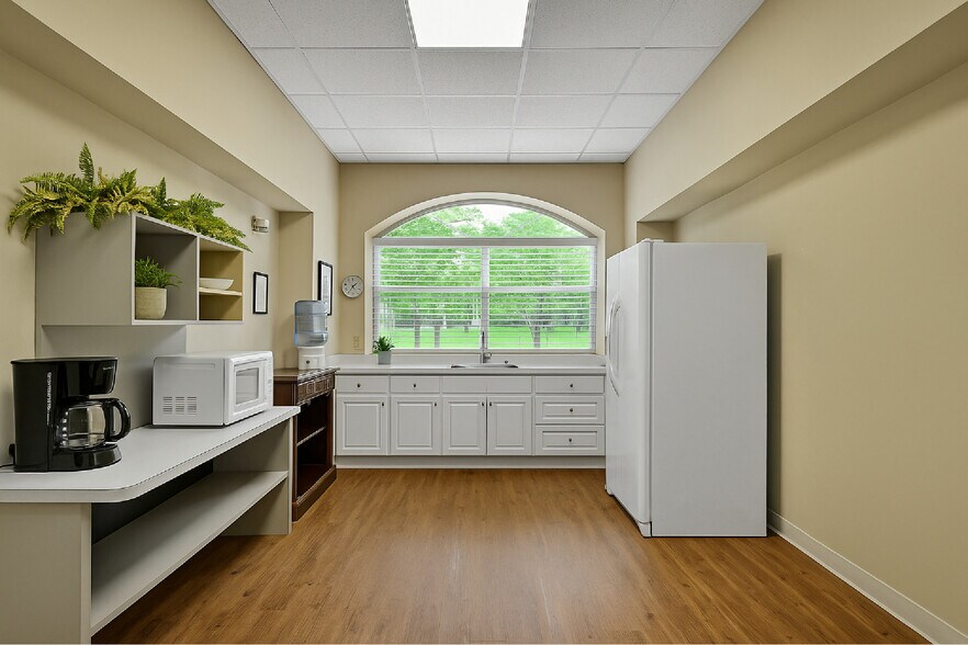 More Photos Of 22830 Fritz Ln, Spring Office For Sale