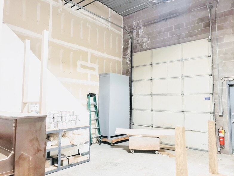 More Photos Of 215 N Redwood Rd, North Salt Lake Flex For Lease