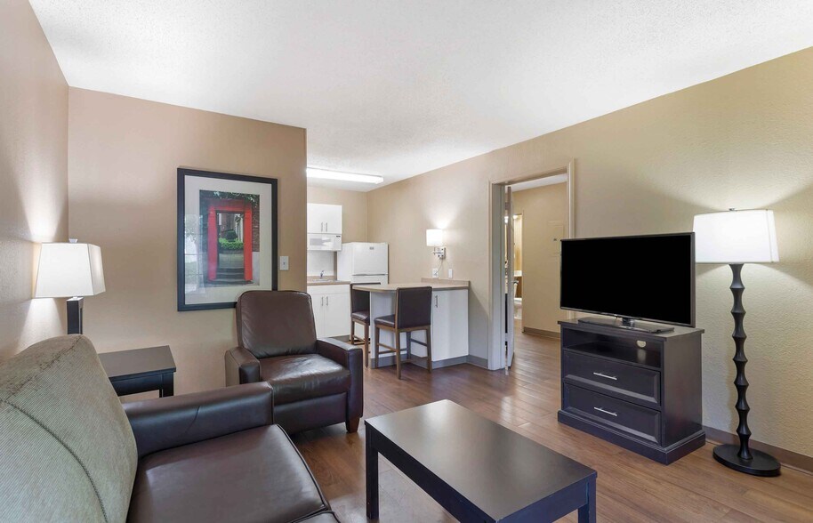 More Photos Of 1601 River Run, Fort Worth Hotel For Sale