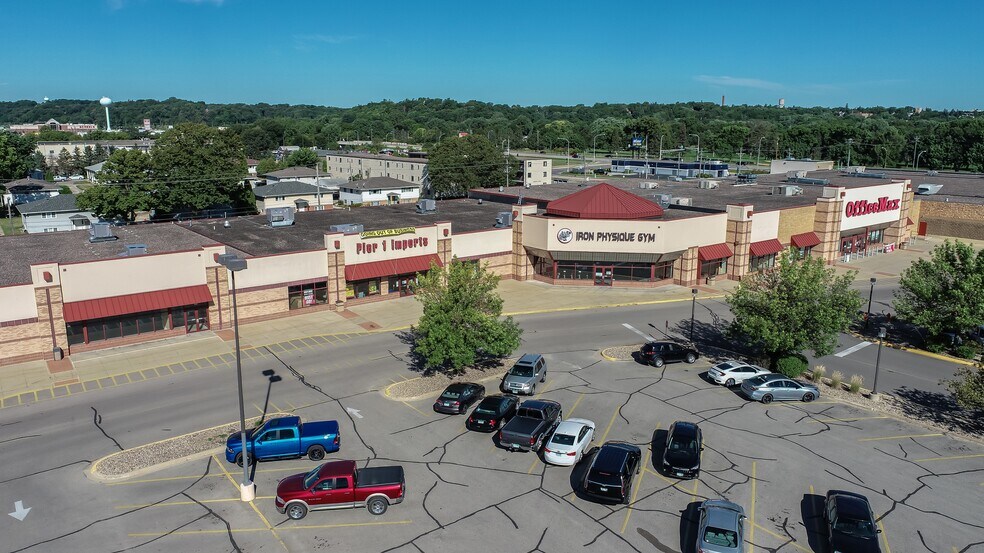 More Photos Of 1201 S Broadway, Rochester Unknown For Lease