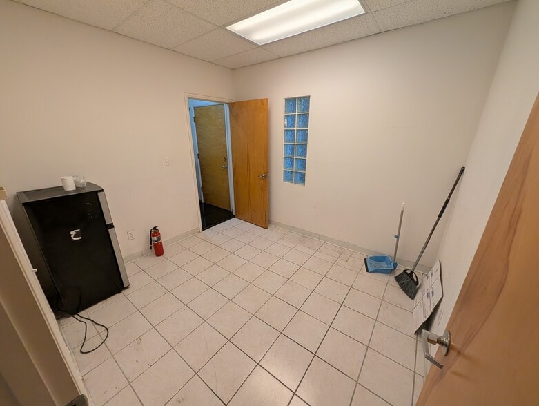 More Photos Of 1631 Liliha St, Honolulu Medical For Sale