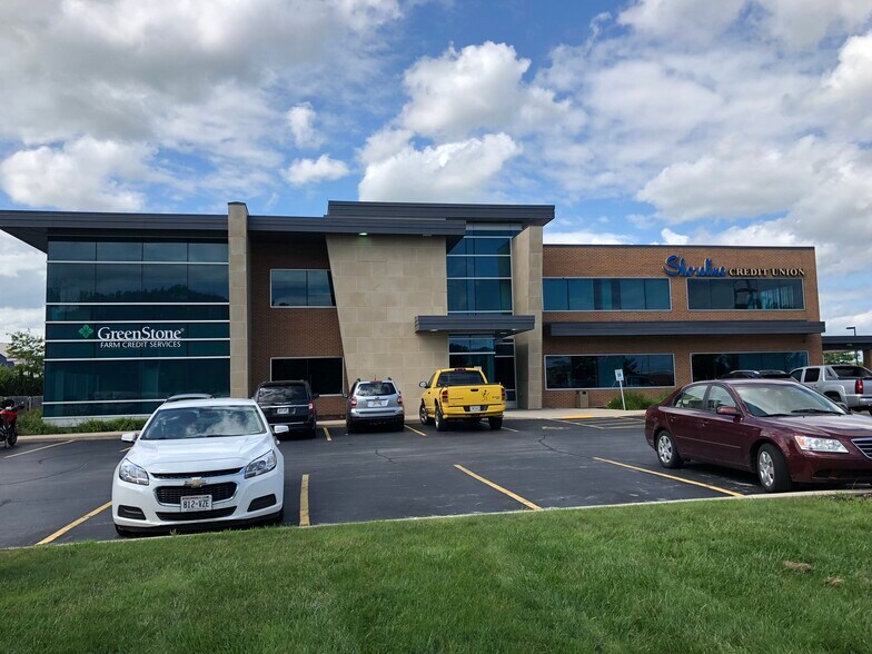 More Photos Of 4400 Calumet Ave, Manitowoc Office For Sale