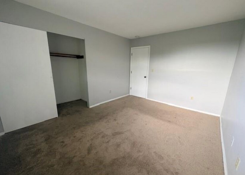 More Photos Of 1034 Belle Valley, Belleville Apartments For Sale
