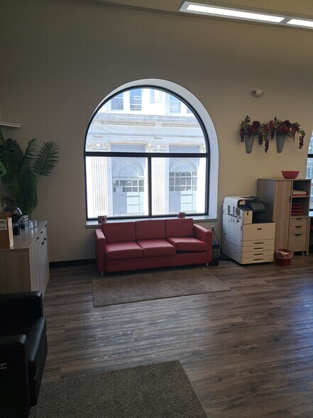 More Photos Of 382 George St, New Brunswick Storefront Retail Office For Lease
