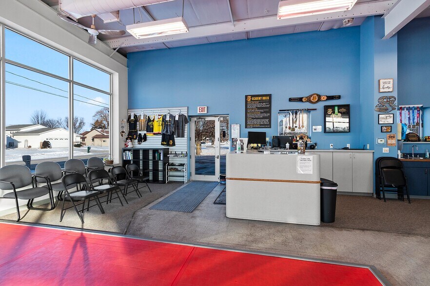 More Photos Of 3420 Dewey St, Manitowoc Freestanding For Lease