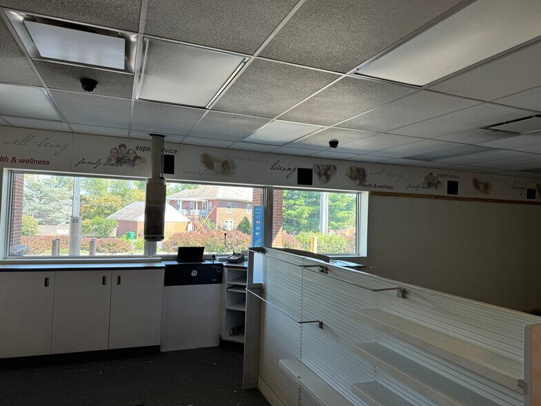 More Photos Of 350 Main St, Pennsburg Drugstore For Lease