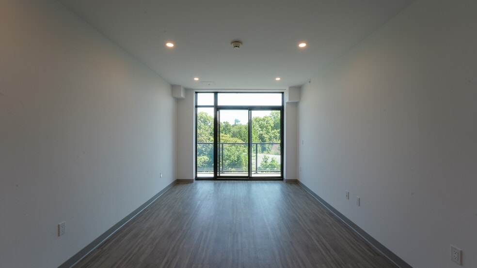 More Photos Of 523-531 Middle Neck Rd, Great Neck Apartments For Sale