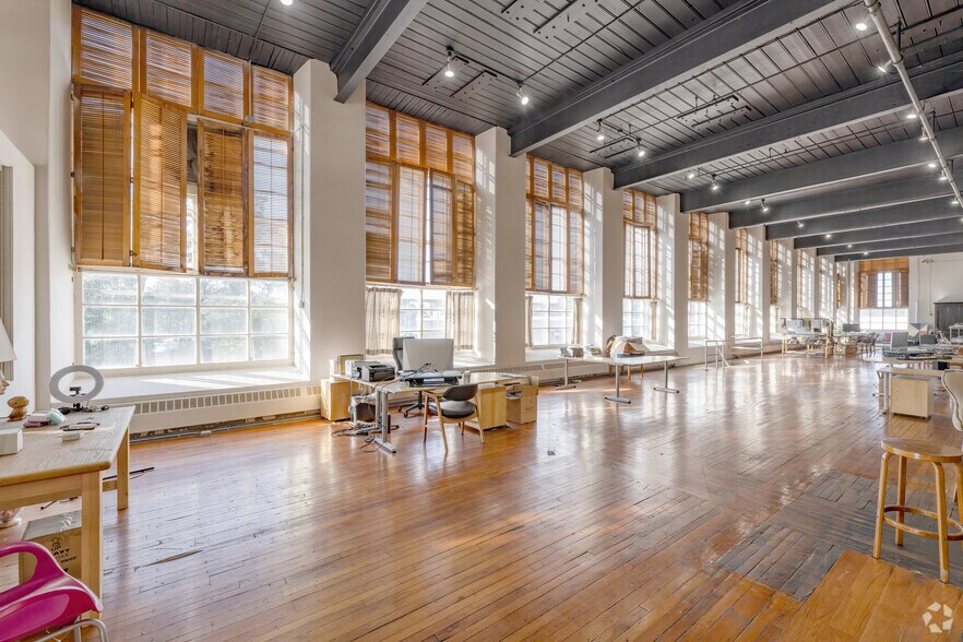 More Photos Of 1 Ace St, Fall River Warehouse For Lease