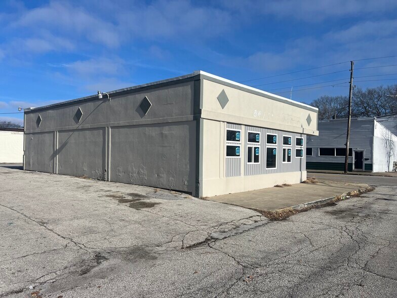 More Photos Of 1322 Howell St, Lafayette Office For Sale