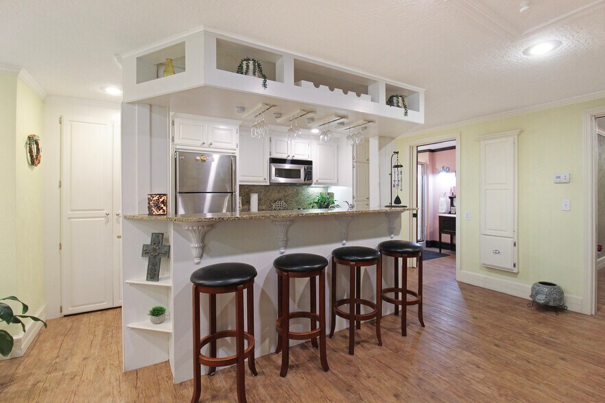 More Photos Of 101 Runnels St, De Kalb Lodge Meeting Hall For Sale