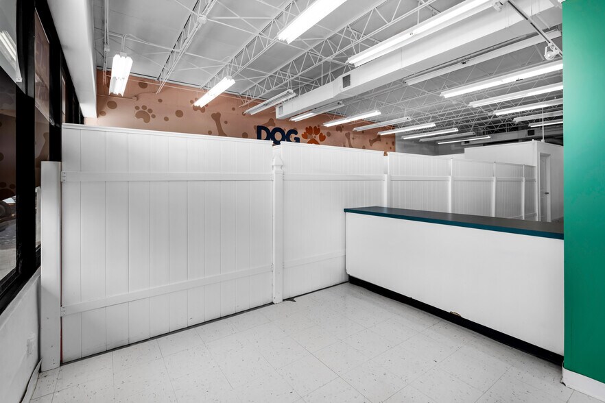 More Photos Of 1415 W 49th St, Hialeah Freestanding For Lease