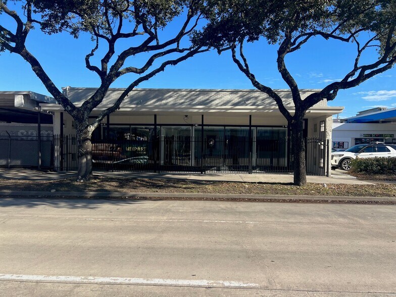 Primary Photo Of 4910 Fannin St, Houston Medical For Lease