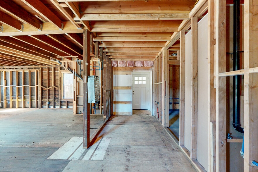 More Photos Of 5874 Doyle St, Emeryville Office For Sale