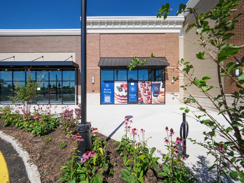 More Photos Of 1000 Saint Georges Ave, Avenel Bank For Lease