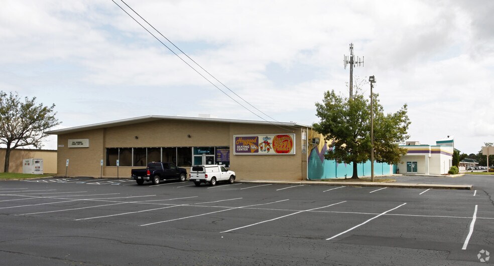 Primary Photo Of 1036 Ferry Plantation Rd, Virginia Beach General Retail For Sale