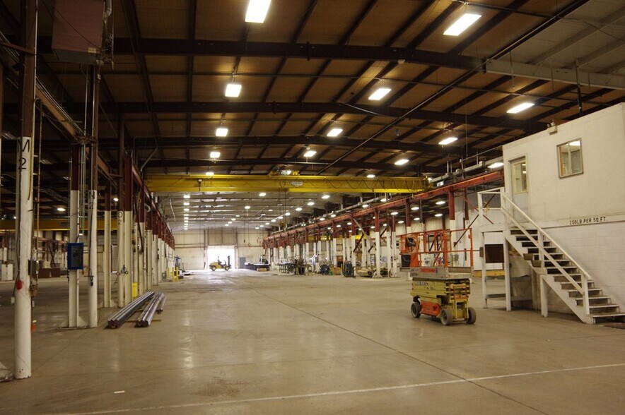 More Photos Of 100 Center St, Galesburg Manufacturing For Sale
