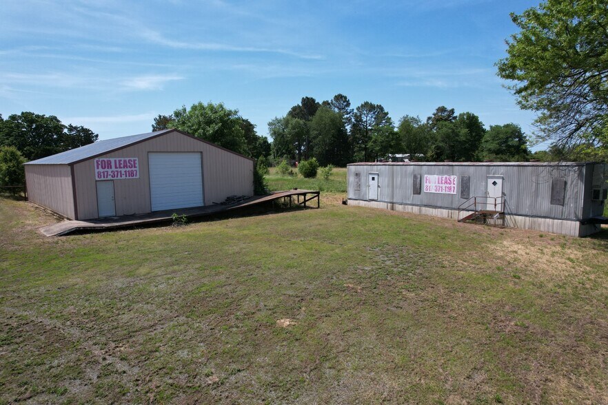 More Photos Of 16525 Highway 65 S, Damascus Warehouse For Sale