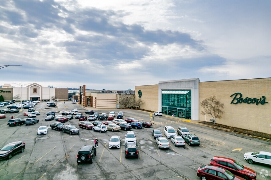 More Photos Of 570 Beaver Valley Mall, Monaca Unknown For Lease
