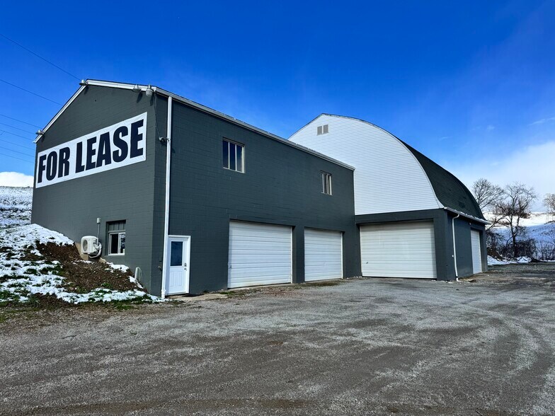 More Photos Of 797 Carlton Dr, Bentleyville Warehouse For Lease