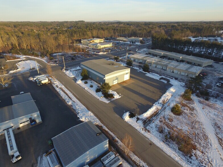 More Photos Of 4 Gator Rock Rd, Somersworth Distribution For Sale