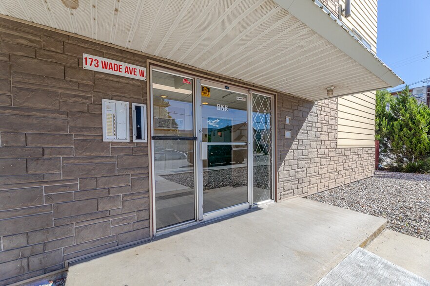More Photos Of 157 Wade Av W, Penticton Apartments For Sale