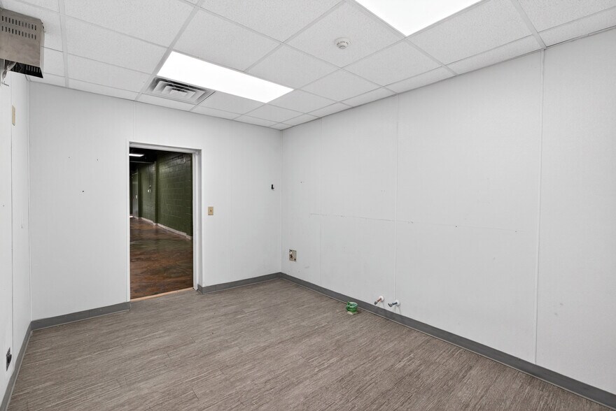 More Photos Of 1141 S Trade St, Tryon General Retail For Lease