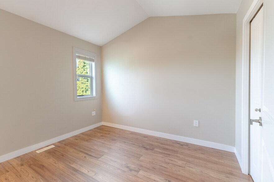 More Photos Of 10204-10210 113 Ave NW, Edmonton Apartments For Sale